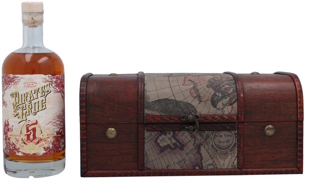 Pirate's Grog 5 Years Golden Rum - Personalised Gift Chest 70cl